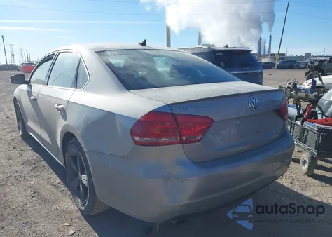 2013 Volkswagen Passat 2.5L Se из США, поврежденный, VIN 1VWBP7A35DC057009